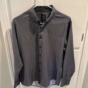 Michael Strahan performance button down size medium trim